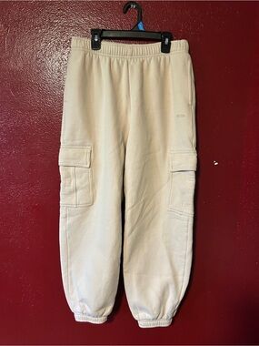 Aritzia Cream Cargo Joggers